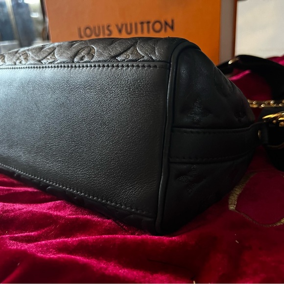 Authentic* LOUIS VUITTON Lambskin Embossed Monogram Speedy 22 Bandouliere Black - Picture 4 of 15